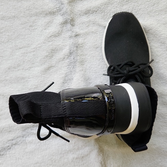 Michael Kors Boot/Shoe - Picture 5 of 8